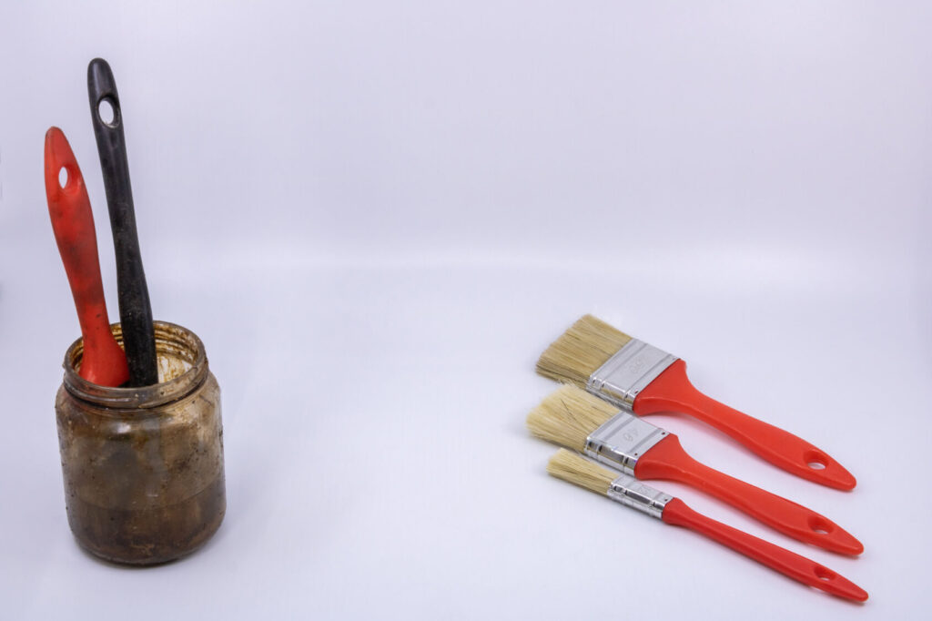 How to clean paint brushes with white spirit