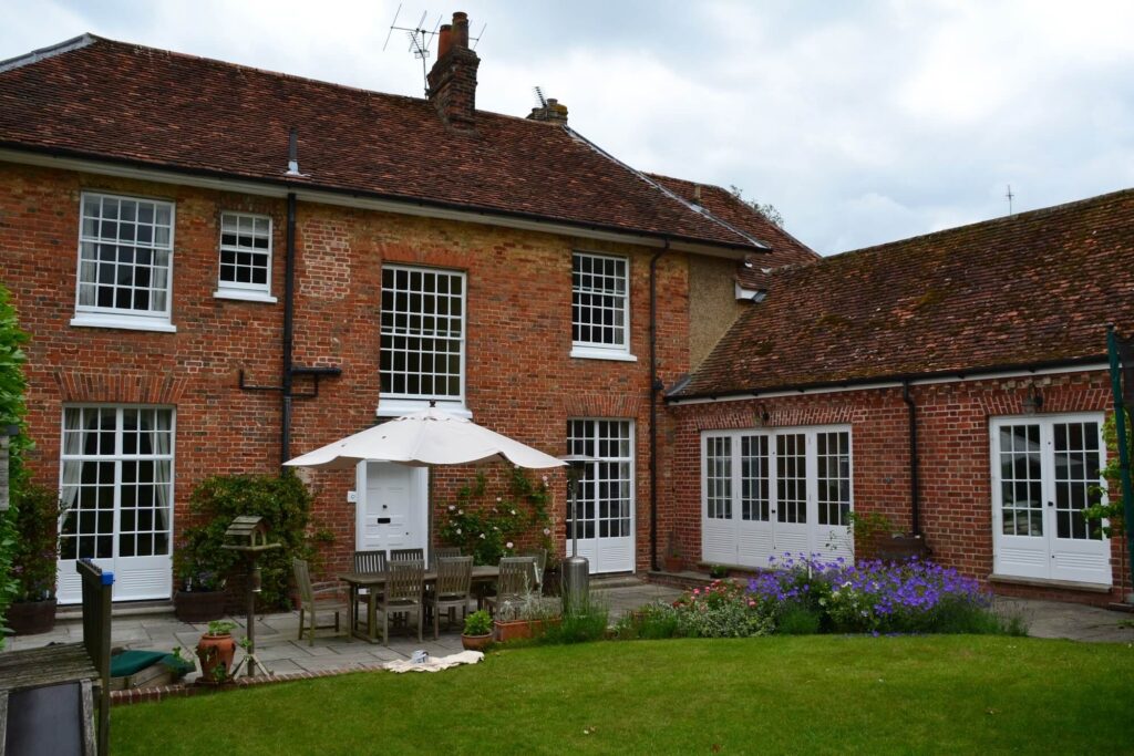 Sash windows redecoration in Barley