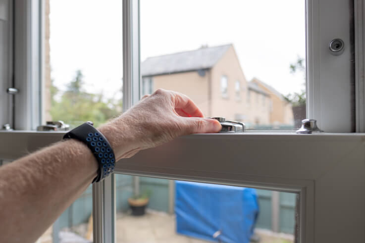 how to install sash window locks