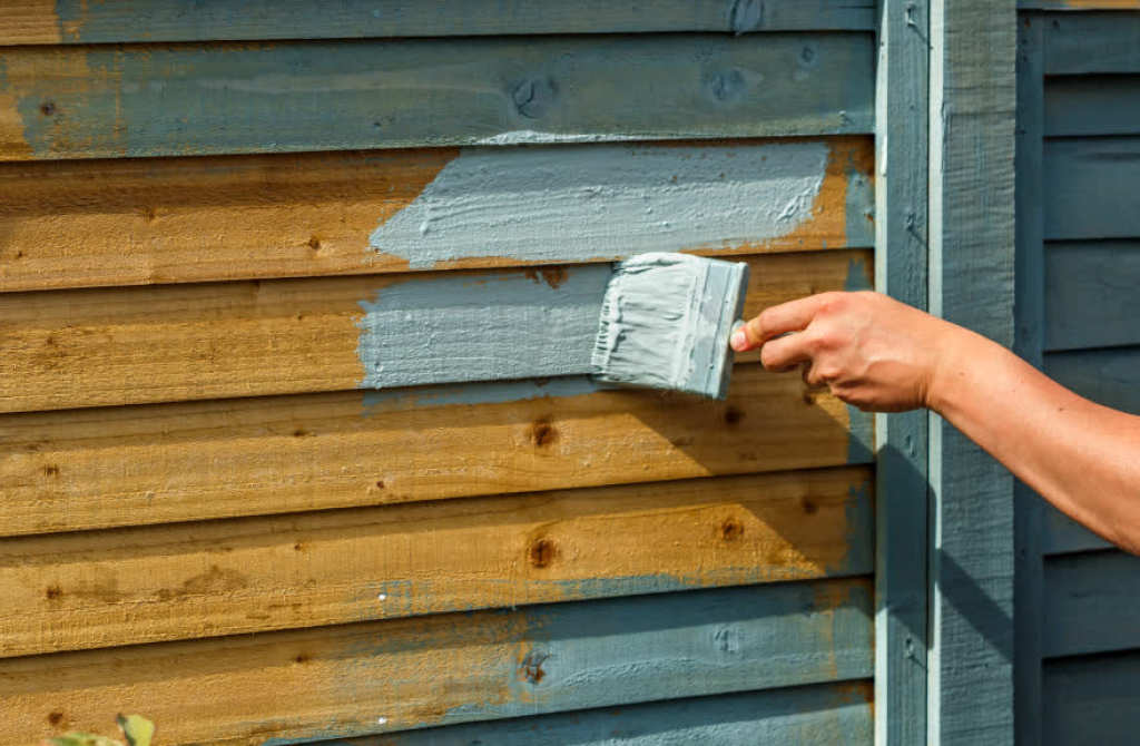 10 Best fence paints UK review by professional decorators.