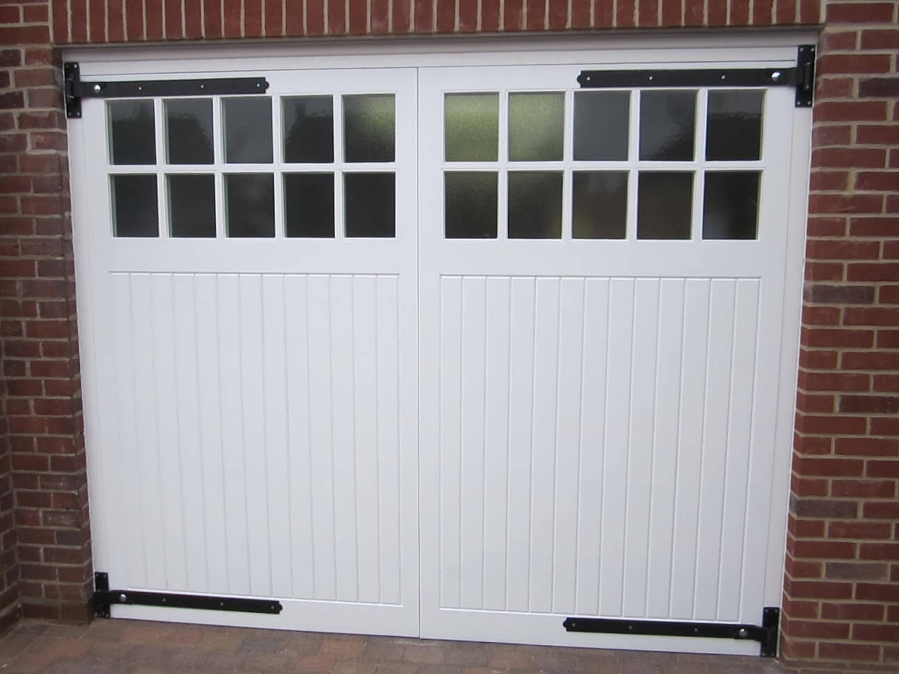 How to paint a wooden garage door | What paint should you use How to paint a wooden garage door | What paint should you use