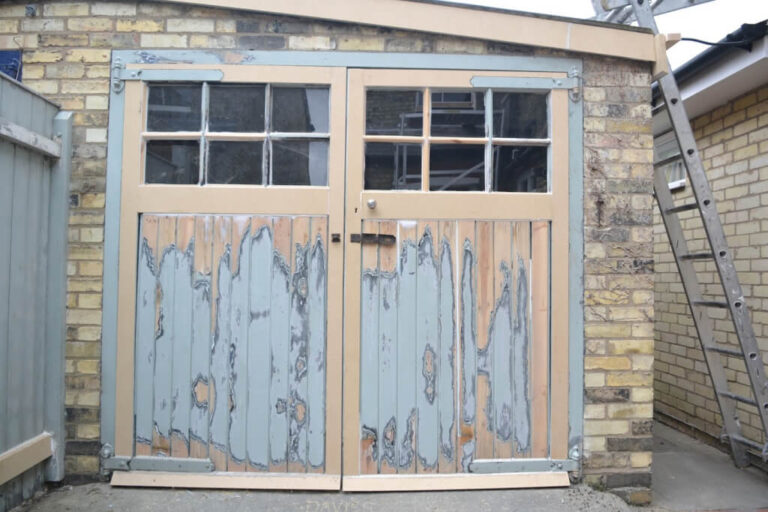 How to paint a wooden garage door What paint should you use