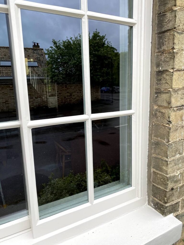 horizontal sliding window with fineo glass