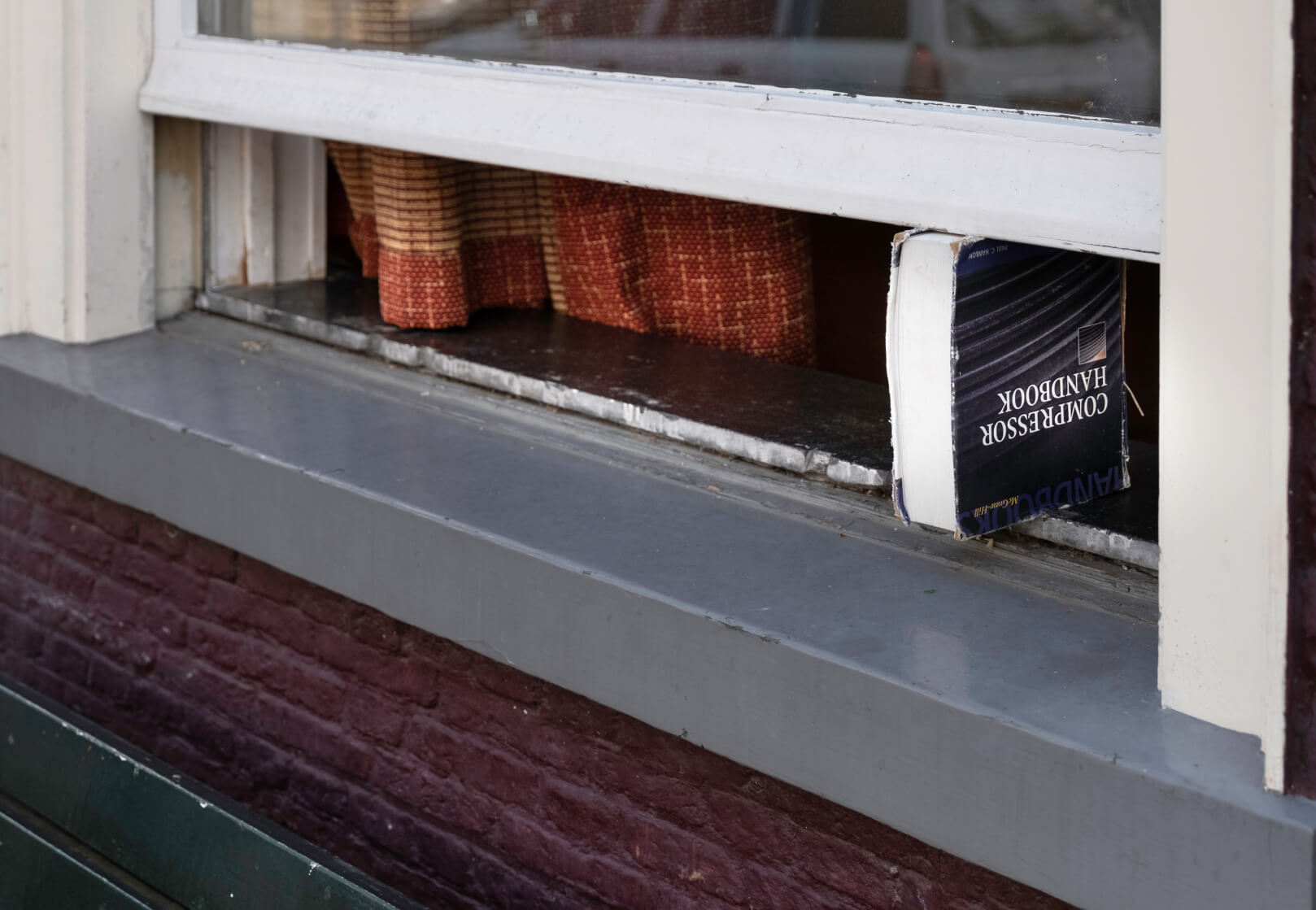 Blocked sash window Sash window stucksh window stuck